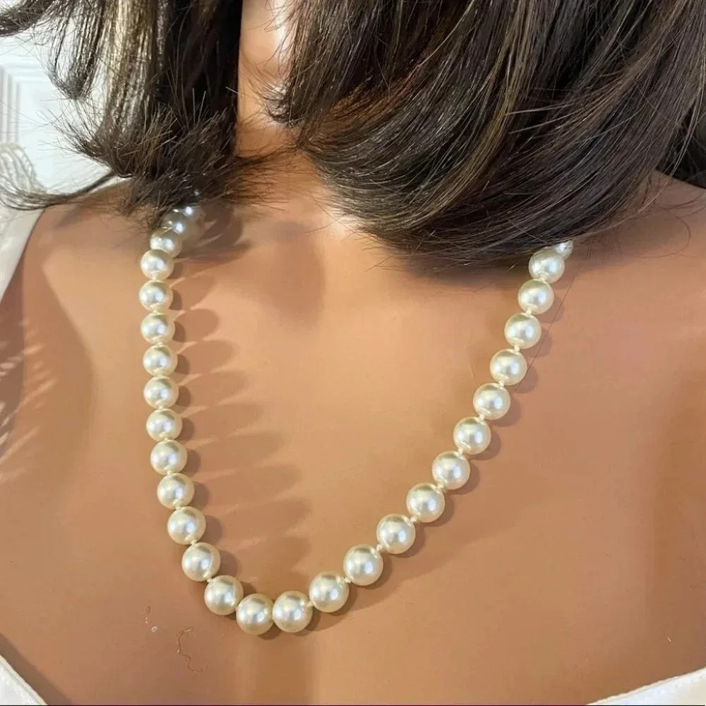 Elegant Faux Pearl Knotted Necklace & Earring Fashion Jewelry Set - Picture 2 of 6